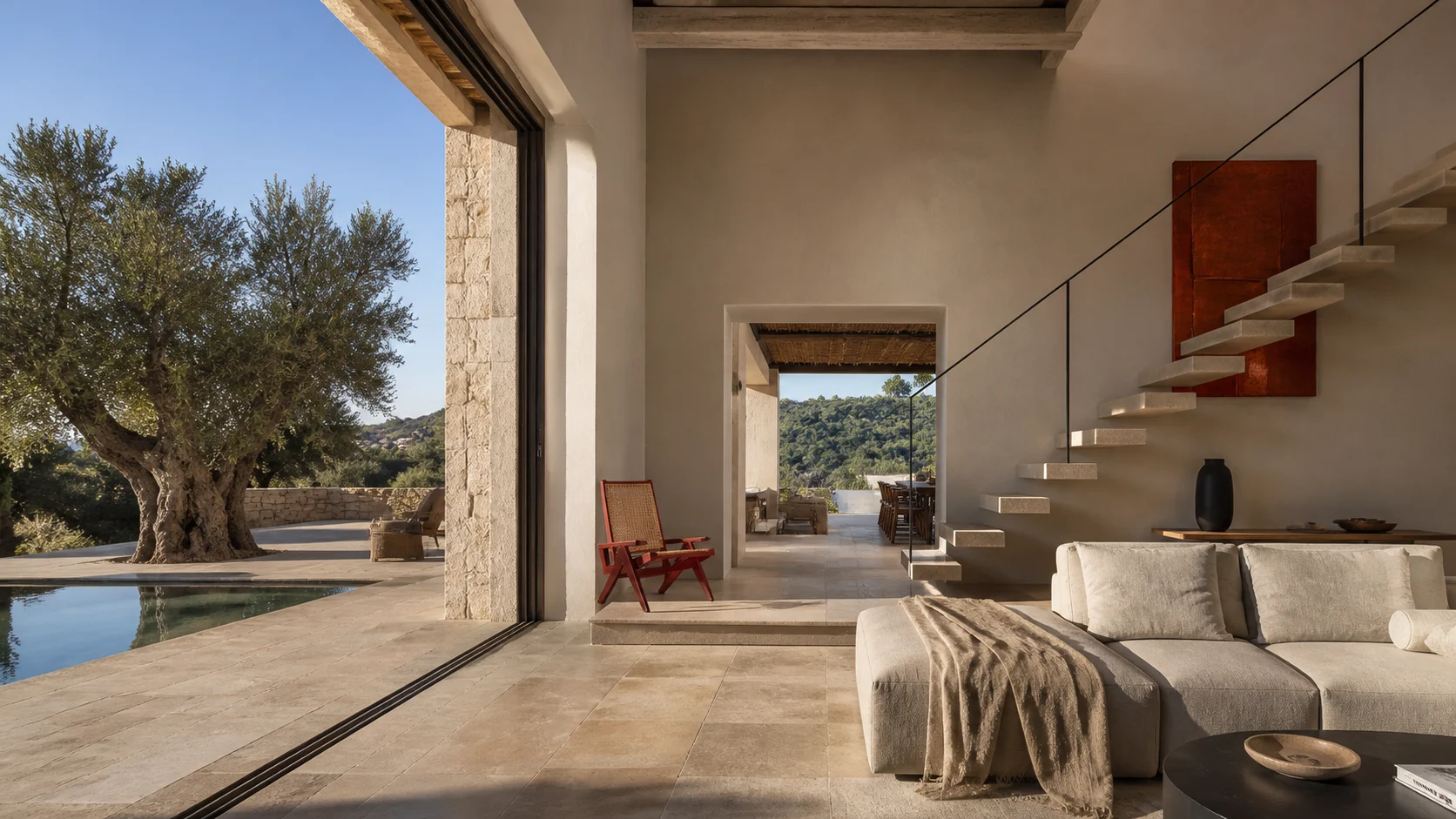 Casa mediterránea contemporánea con patio y piscina